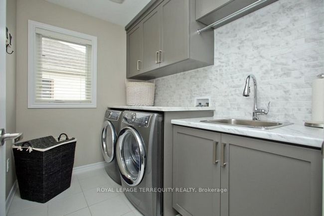 220 Harpin Way E, House other with 5 bedrooms, 4 bathrooms and 4 parking in Fergus ON | Image 29