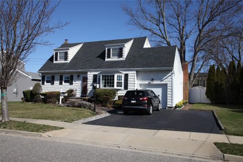 362 Violet St, Massapequa Park, NY, 11762-1154 | Card Image