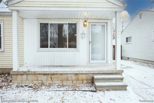 6027 Wilmer St, Westland, MI, 48185-2201 | Card Image