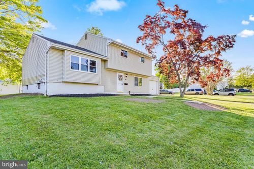 1981 Arena Dr, Hamilton, NJ, 08610-2428 | Card Image