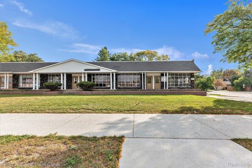 29912-29920-29912 Orchard Lake Rd, Farmington Hills, MI, 48334-2250 | Card Image