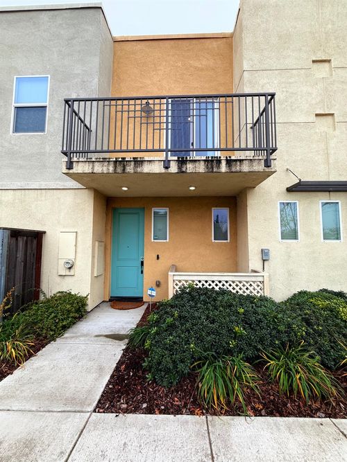 3894 E Commerce Way, Sacramento, CA, 95834 | Card Image