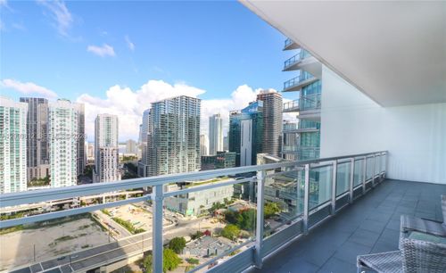 3211-92 Sw 3rd St, Miami, FL, 33130-3099 | Card Image