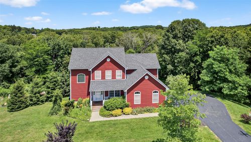 2 Primrose Ln, Chester, NY, 10918-4031 | Card Image
