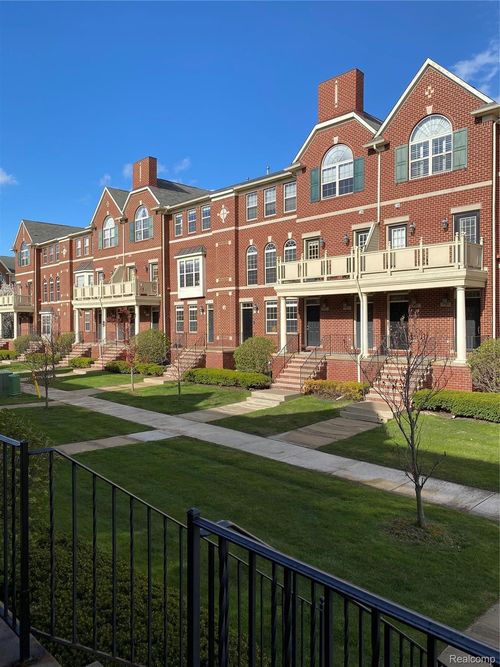 1394 Ashford Ct, TROY, MI, 48084-7057 | Card Image