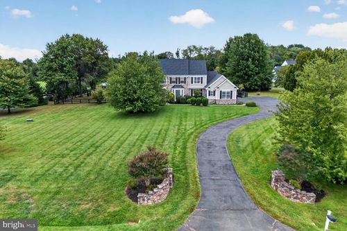 38392 Stone Eden Dr, HAMILTON, VA, 20158-3456 | Card Image