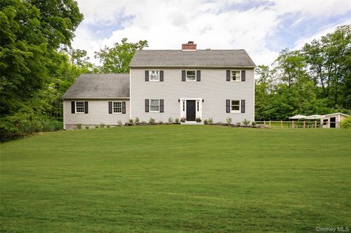 4 Cove Rd, Rhinebeck, NY, 12572-2501 | Card Image