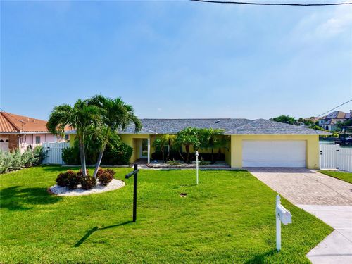 902 Oakwood Dr, LARGO, FL, 33770-4062 | Card Image