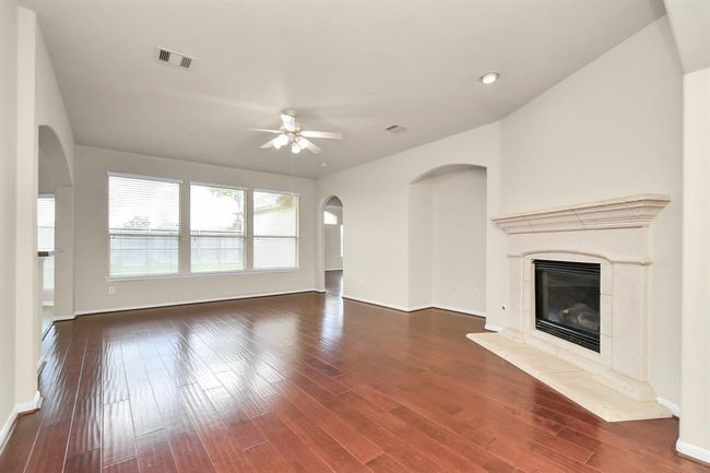 1604 Spring Glen Ln, House other with 3 bedrooms, 3 bathrooms and 2 parking in Pearland TX | Image 12