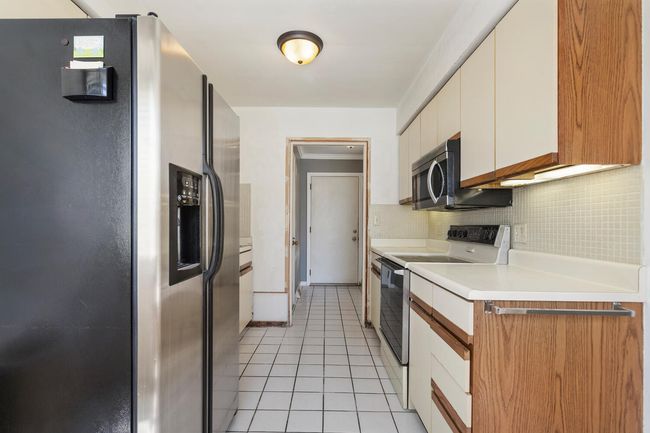 0 - 4 Fields E, Condo with 2 bedrooms, 2 bathrooms and 2 parking in Champaign IL | Image 7