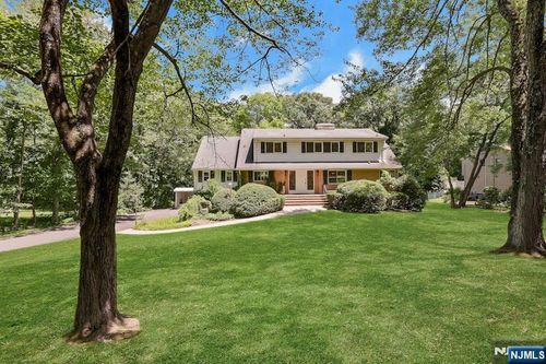 64 Overlook Dr, Woodcliff Lake, NJ, 07677-8124 | Card Image