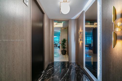 7803-300 Biscayne Blvd, Miami, FL, 33132 | Card Image