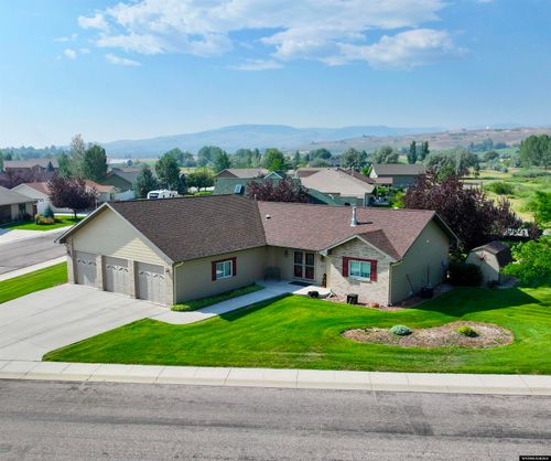 205 Indian Lookout Dr, Lander, WY, 82520-3077 | Card Image
