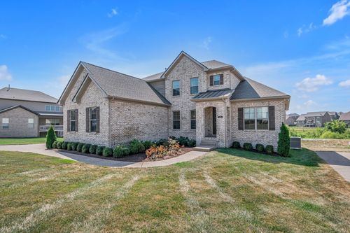 1124 Warlander Way, Gallatin, TN, 37066-3891 | Card Image