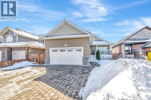 5707 21 St, Lloydminster, AB, T9V3N3 | Card Image