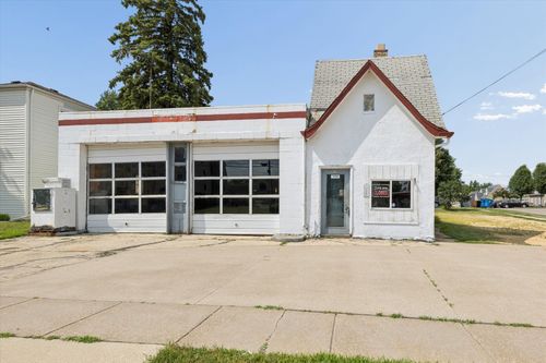 402 11th St, De Witt, IA, 52742-1406 | Card Image