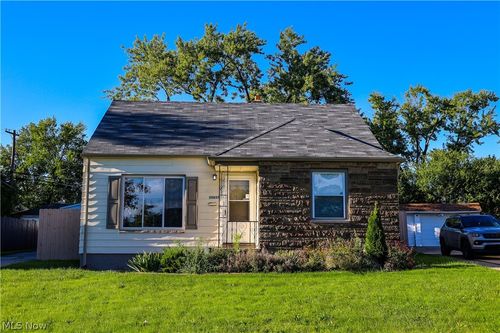 20657 Bowling Green Road, Maple Heights, OH, 44137 | Card Image