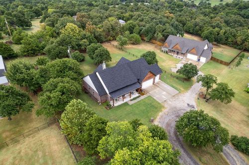 2405 Gina Ct, Guthrie, OK, 73044-8820 | Card Image