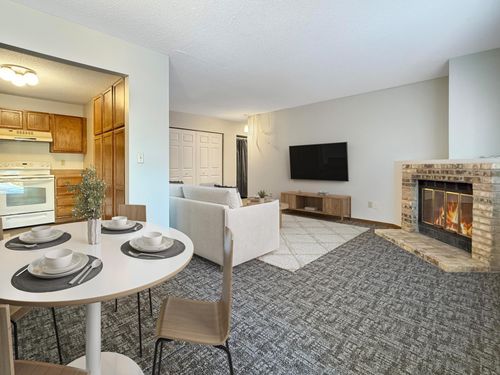 104-7624 157th St W, Apple Valley, MN, 55124-9166 | Card Image