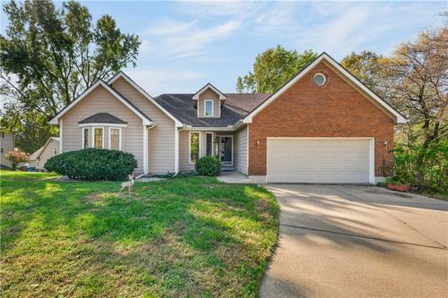 1957 Larkspur Dr, Liberty, MO, 64068-3206 | Card Image