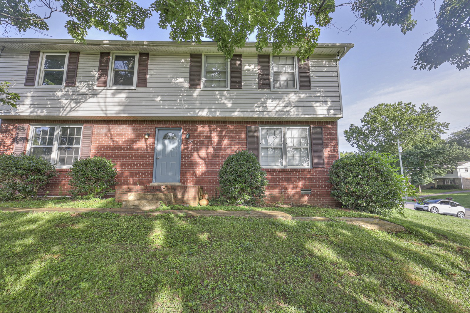 Mcpherson Dr, Nashville, TN 37221
