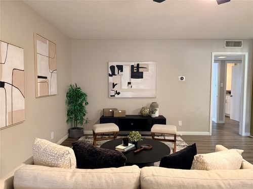 apt-105-1240 Barton Hills Dr, Austin, TX, 78704-1937 | Card Image