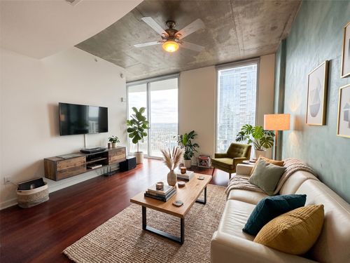 4008-360 Nueces St, Austin, TX, 78701-4278 | Card Image