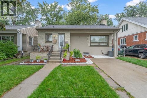 1952 Pillette Rd, Windsor, ON, N8T1P3 | Card Image