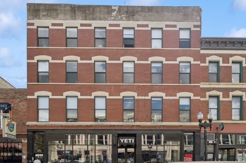 g-1572 N Milwaukee Ave, Chicago, IL, 60622-2513 | Card Image