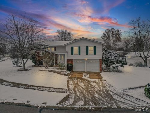 327 Parma Dr, Ballwin, MO, 63021-6507 | Card Image