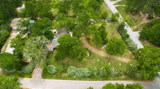 1802 Pinewoods Way, House other with 3 bedrooms, 4 bathrooms and 7 parking in Spring TX | Image 4
