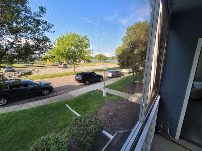 APT-202 - 2419 Riverside Dr, Condo with 2 bedrooms, 2 bathrooms and null parking in Trenton MI | Image 10