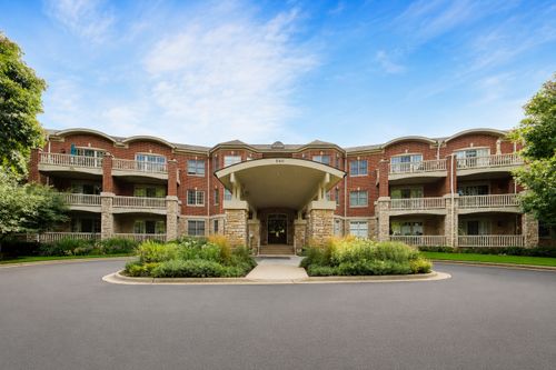 105-940 Augusta Way, Highland Park, IL, 60035 | Card Image