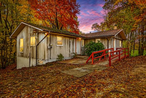 445 W 40th St, Fremont, MI, 49412-9773 | Card Image