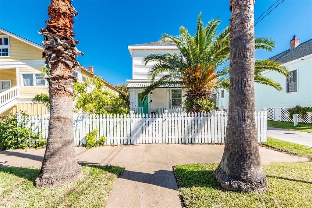 13th St, Galveston, TX 77550