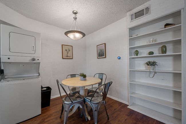 APT-217 - 2401 Manor Rd, Condo with 2 bedrooms, 1 bathrooms and 1 parking in Austin TX | Image 7