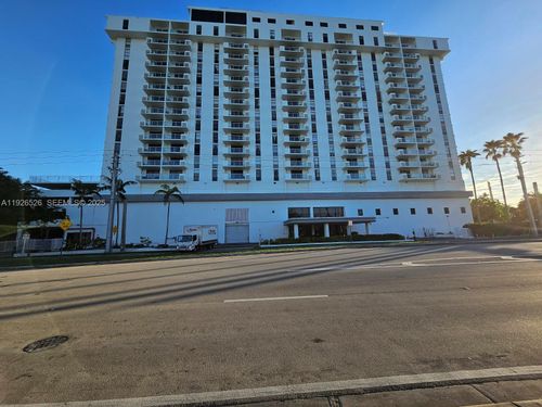 cu207-13499 Biscayne Blvd, NORTH MIAMI, FL, 33181-2043 | Card Image