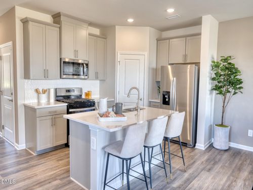 811 Stream View Ct, Mebane, NC, 27302 | Card Image