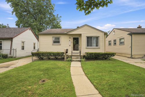 5735 Silvery Ln, Dearborn Heights, MI, 48127-3154 | Card Image