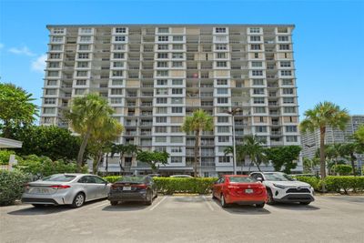 2J - 1865 79th St Cswy, Condo with 1 bedrooms, 1 bathrooms and null parking in North Bay Village FL | Image 1