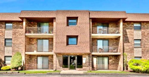 2b-2237 175th St, Lansing, IL, 60438-1640 | Card Image