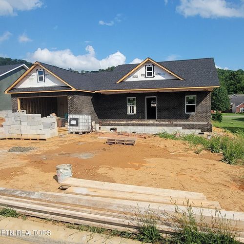 214 Mossy Rock Rd, Clinton, TN, 37716-2211 | Card Image