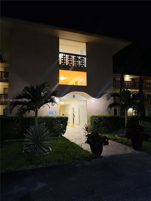 209-17050 Ne 14th Ave, North Miami Beach, FL, 33162-2822 | Card Image