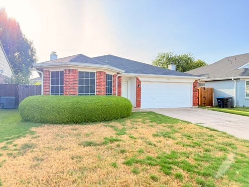 8125 Dripping Springs Drive, Fort Worth, TX, 76134 | Card Image