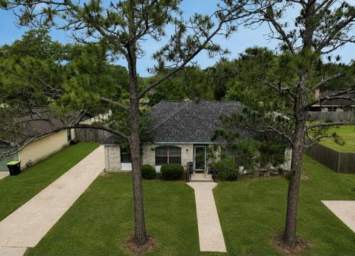 1710 Longhorn Ave, Bay City, TX, 77414-4646 | Card Image