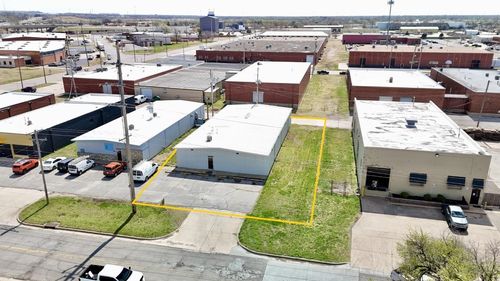 2053 E Wassall St, Wichita, KS, 67216-2147 | Card Image