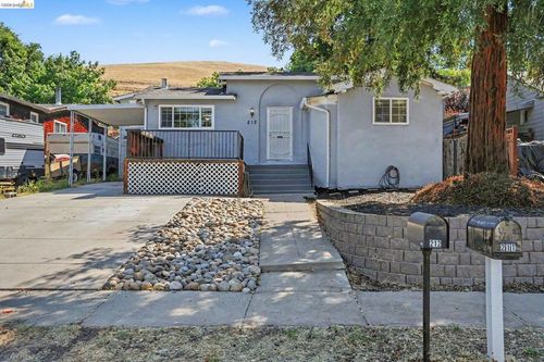 212 Wellington Ave, Concord, CA, 94520-1115 | Card Image