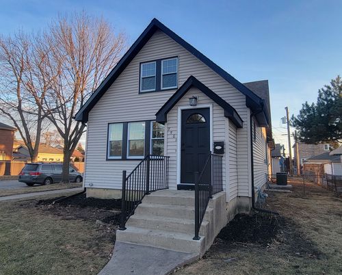 7501 W Winnemac Ave, Harwood Heights, IL, 60706-3407 | Card Image