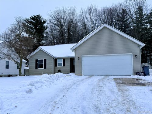 695 Bunce Ave, Marysville, MI, 48040-1548 | Card Image