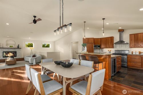 506 13th Ave W, Kirkland, WA, 98033-4831 | Card Image